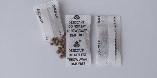 天然礦物干燥劑｜環(huán)保無(wú)腐，全場(chǎng)景防潮守護(hù)神